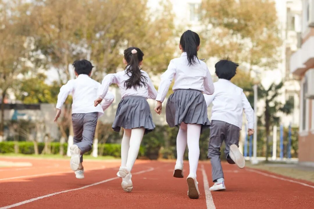 暑假即将到来，孩子们或将迎来近视防控「大考验」