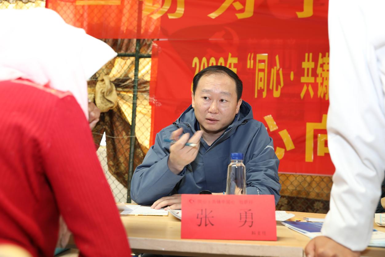 用心守护,千里奔赴!亚心医院专家团进藏开展公益义诊