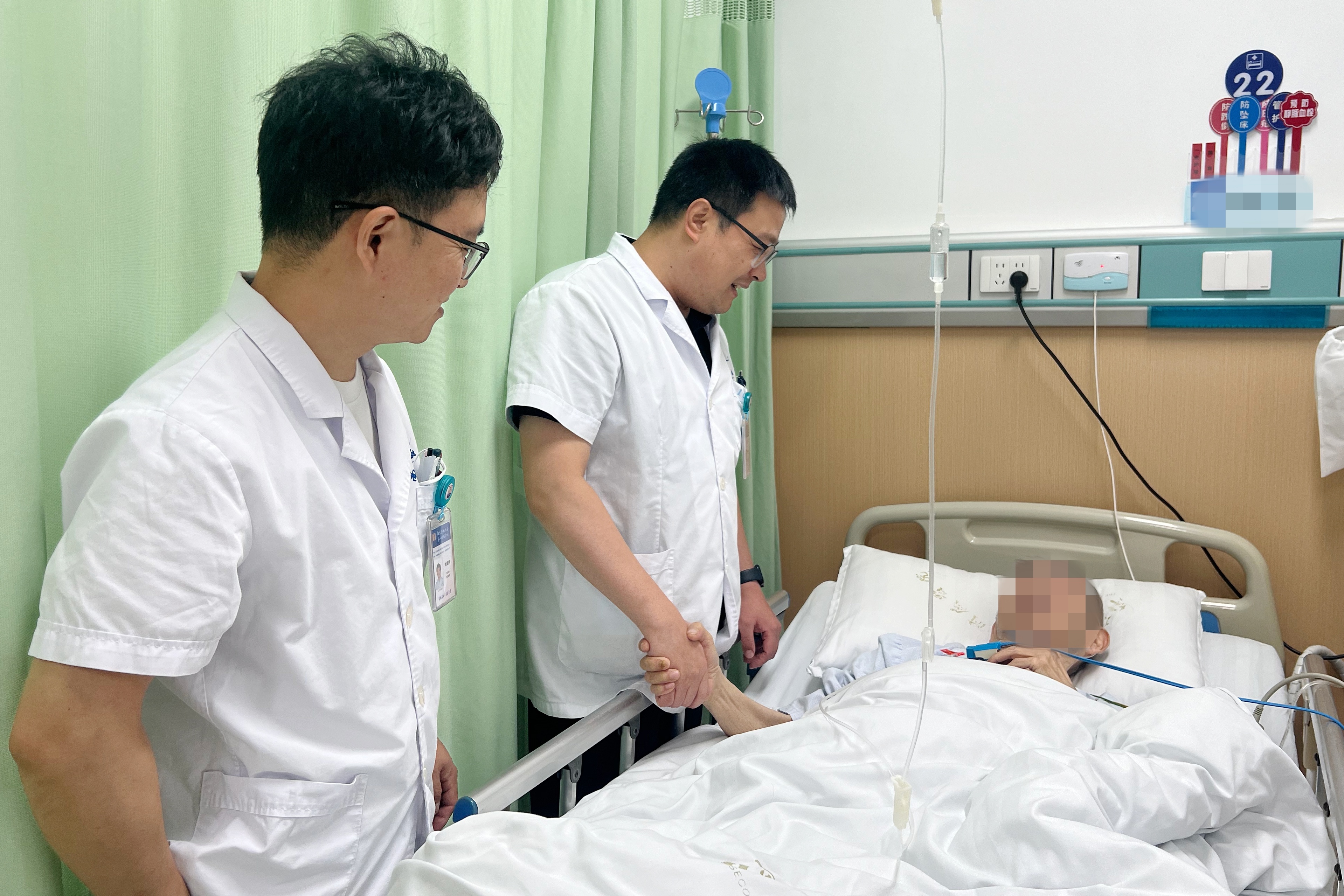 九旬老人突发致命肠扭转,南医大二附院多学科联动成功施救