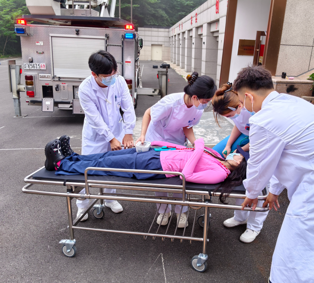 以练筑防 守护平安——7.16 安全生产警示日 西岗区养老机构应急疏散演练 在瑞杰医院傅家庄院区成功举行