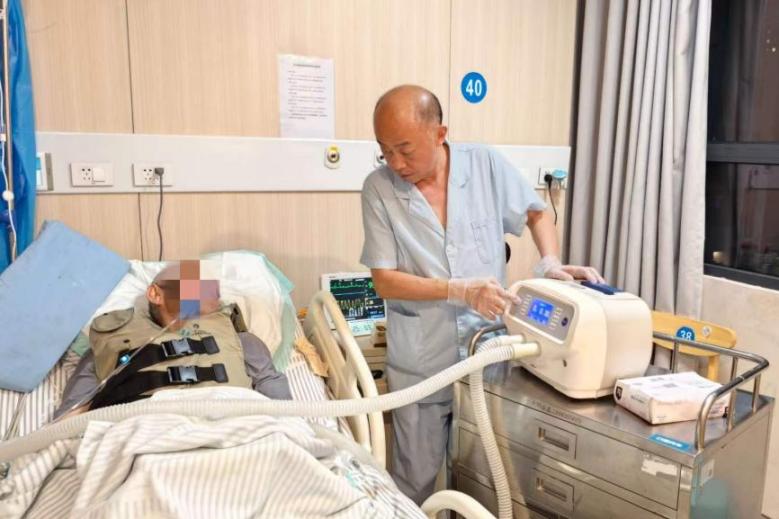 四川蓝生脑科医院陪护服务打破失能老人住院困局