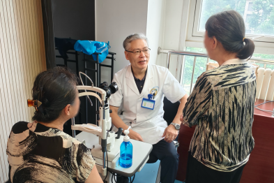 北京华厦民众眼科医院受邀走进金泉家园社区开展眼健康公益筛查