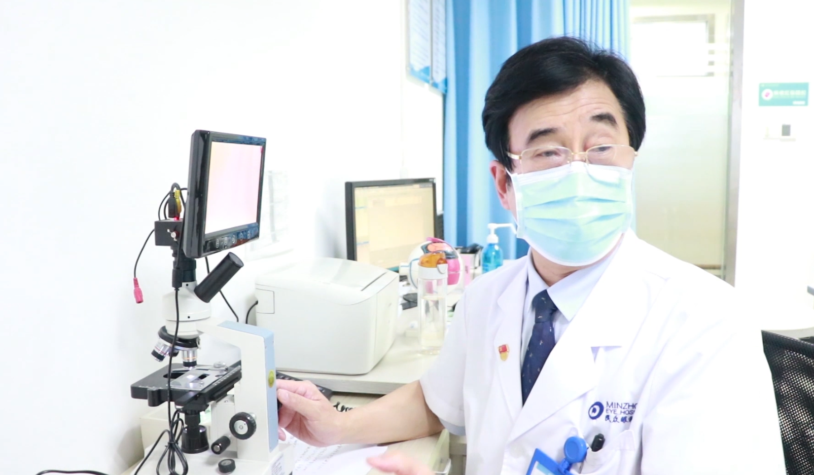 眼睛痒总想揉?小心睫毛上住着上千只螨虫,正在悄悄「啃」你的视力