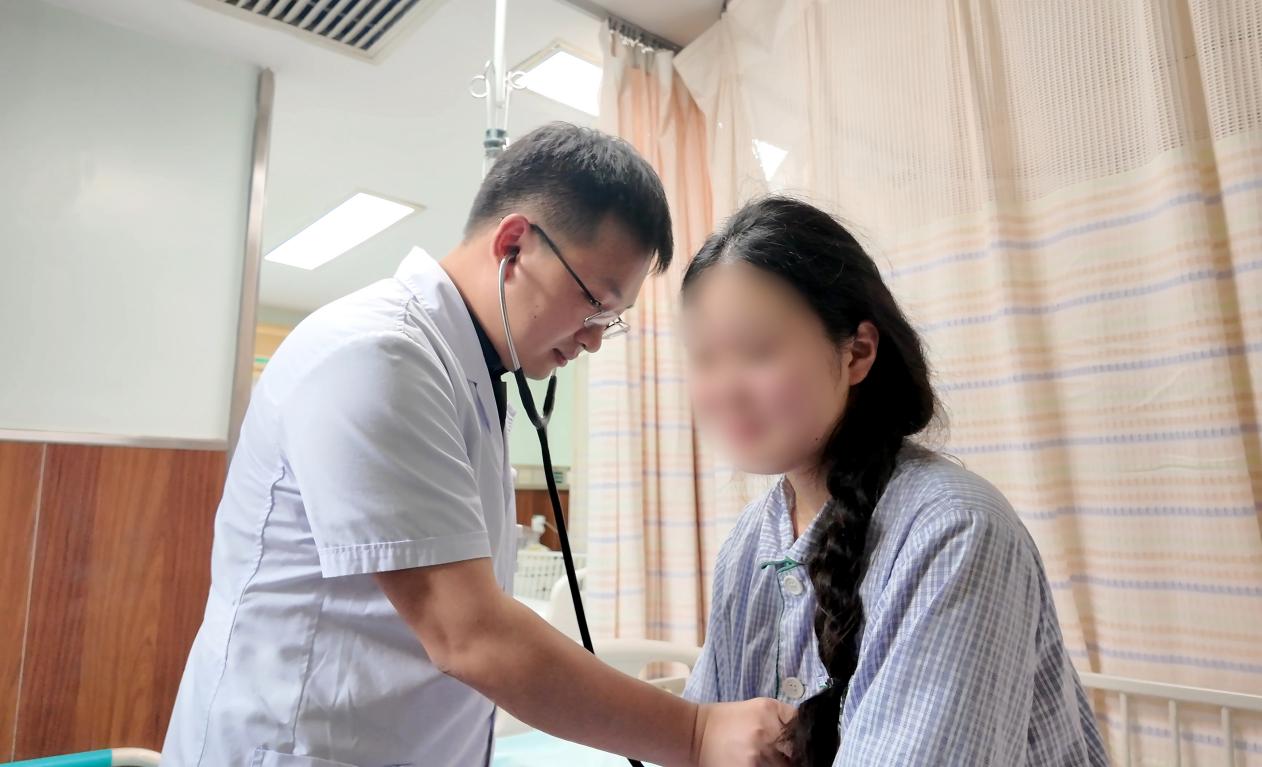 18 岁先心病少女在亚心医院成功「补心」后圆梦大学