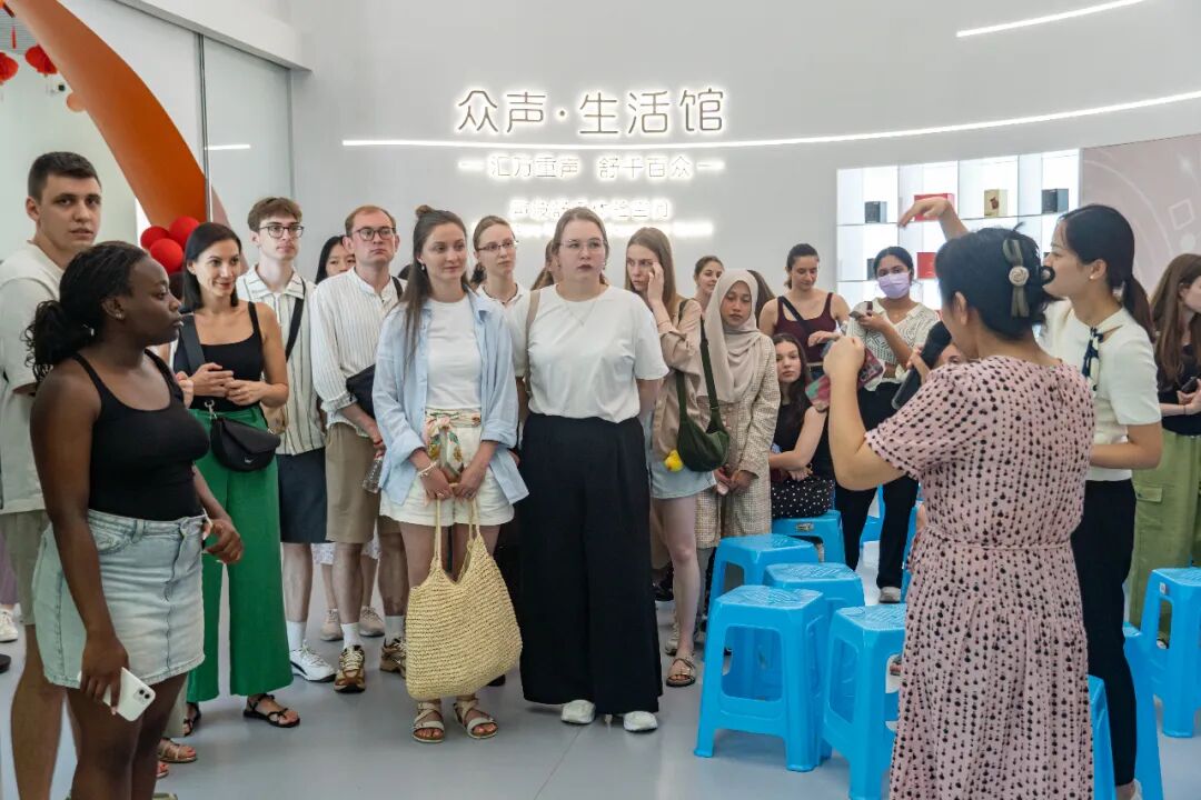 「渝见中国·体验重医」夏令营走进海扶科技