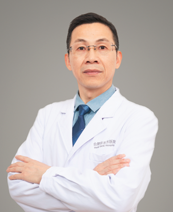 71 岁糖尿病老人五次眼内手术,合肥京东方医院谢维主任挑战「灾难眼底」帮助患者复明