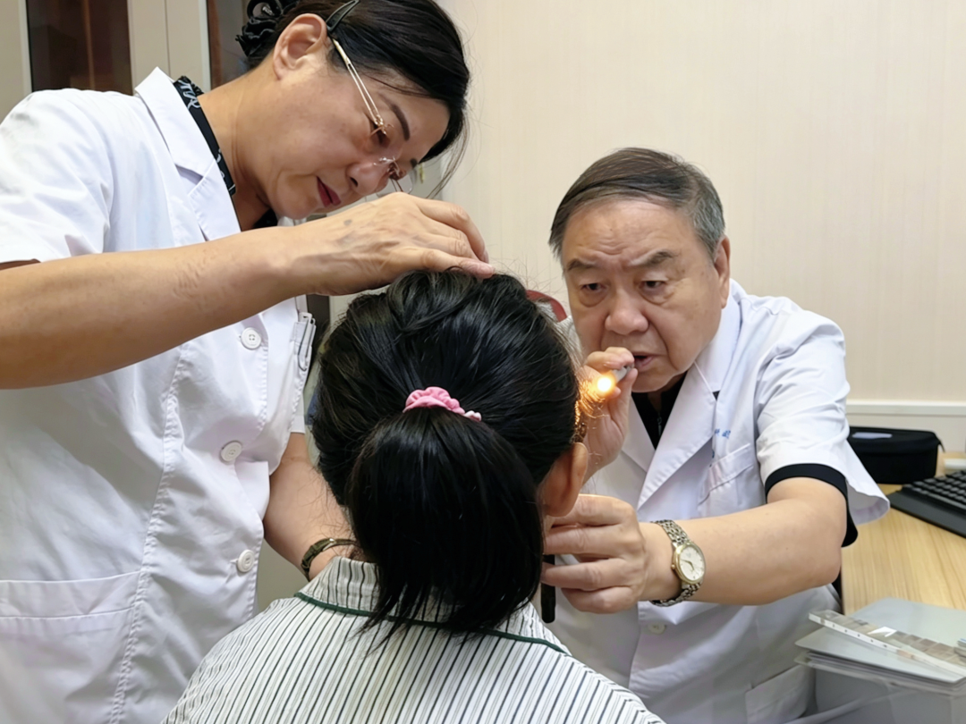 专家资源下沉,不止于「一次坐诊」:西安华厦「西北疑难眼病会诊平台」构建疑难眼病协同诊疗闭环