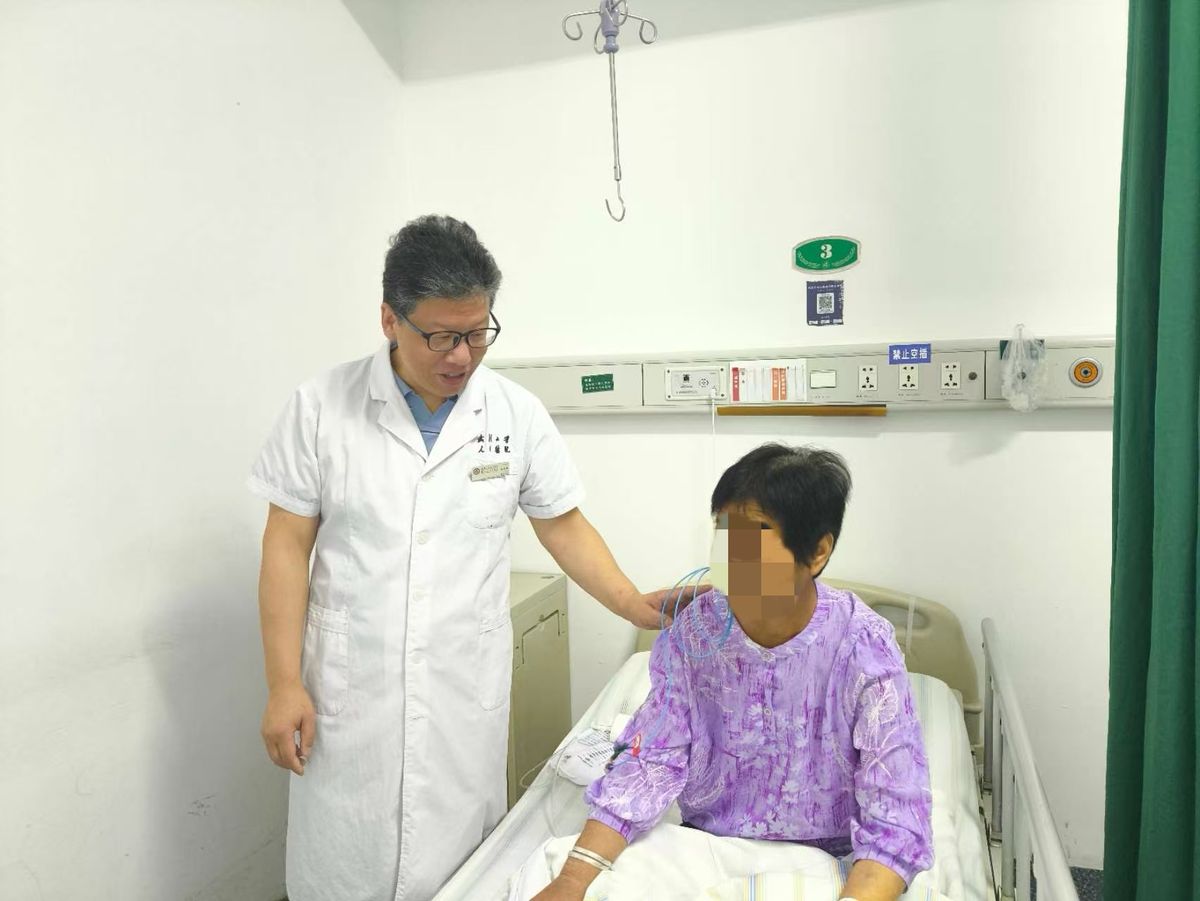 七旬婆婆五脏六腑全长反 医生巧手「镜像操作」2 小时微创取石