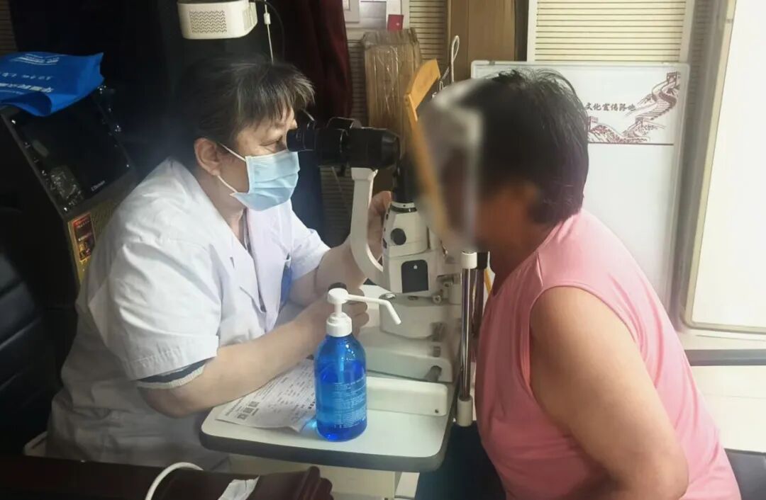 北京华厦民众眼科医院受邀走进大兴区魏善庄镇半壁店村开展眼健康公益筛查