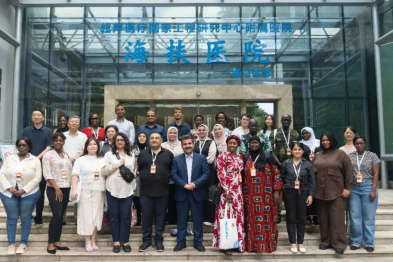 国家卫健委国际交流与合作中心组织哈萨克斯坦、南非等多国代表，参访中国无创医疗技术