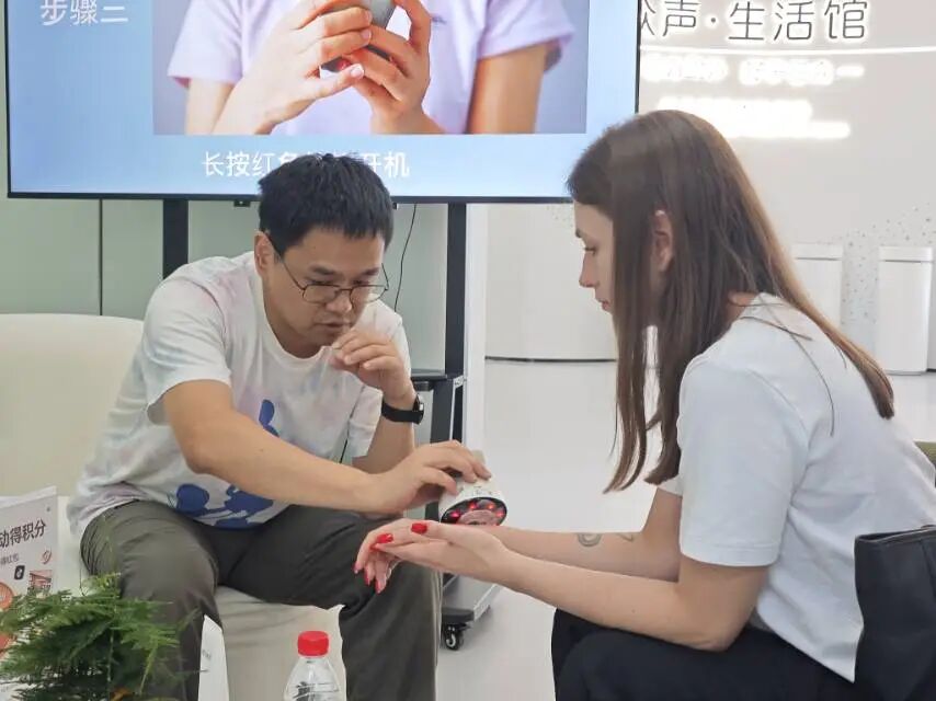 波兰基金会代表点赞中国无创医疗技术