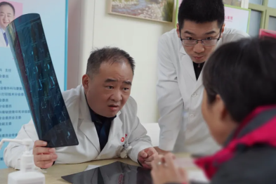 关节置换，手术只是「上半场」。舒坦人赢在这儿了…
