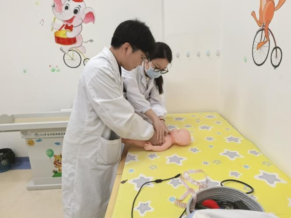 双师领航 精准育才!南大二附院儿科住培基地创新推行双导师教学改革