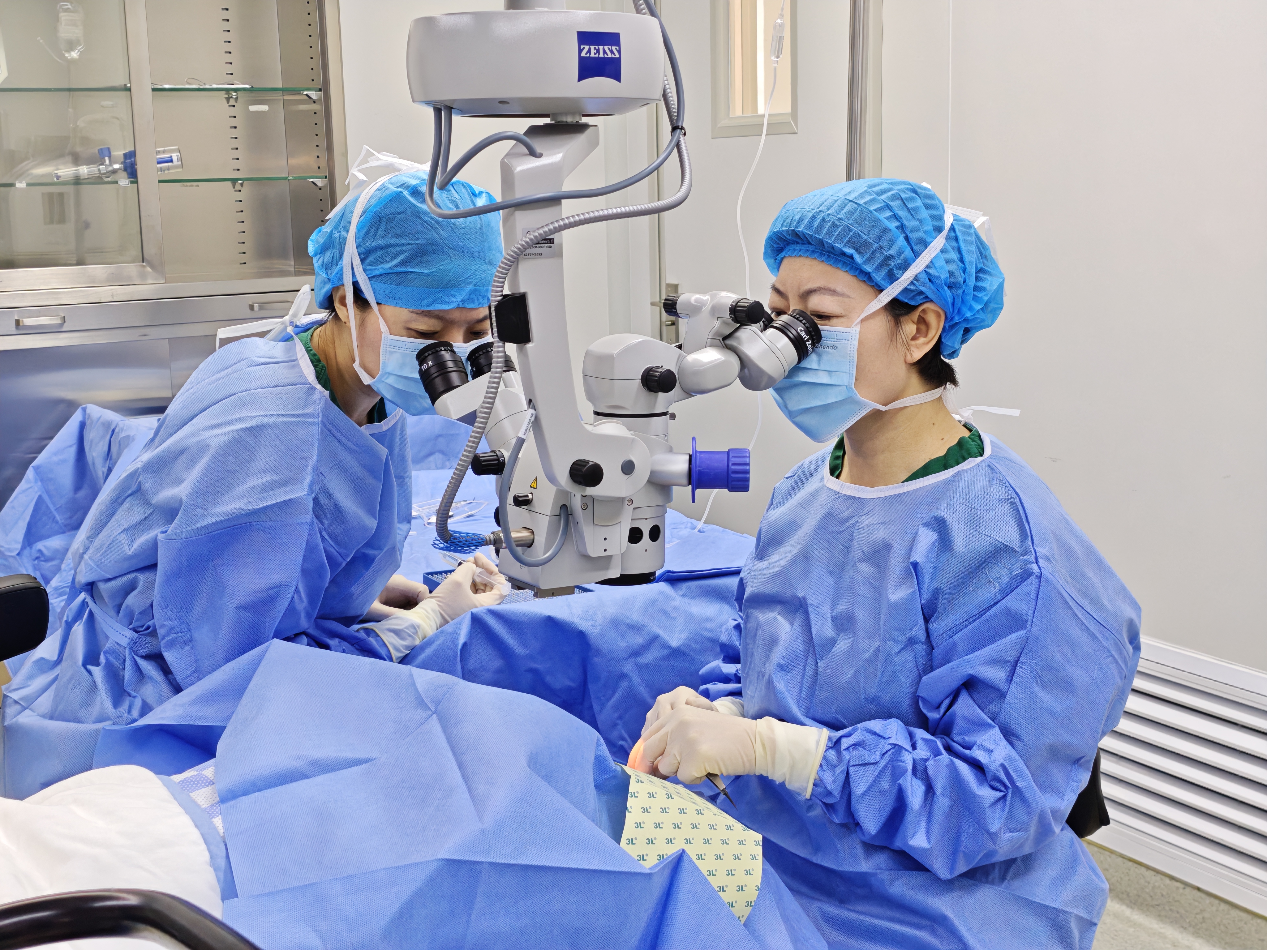 近视手术前、中、后分别需要注意什么?