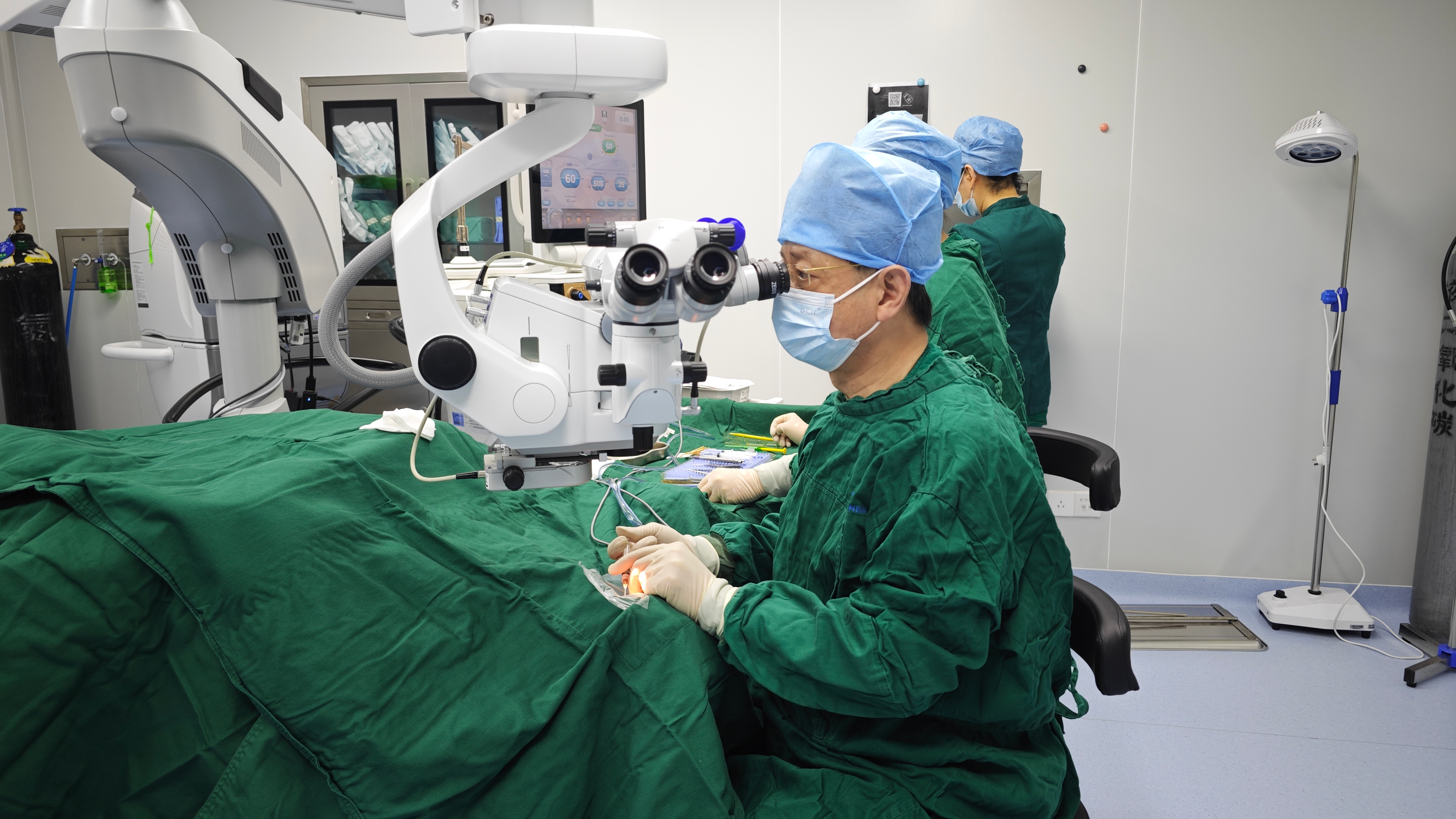 七旬老人急性青光眼险失明,付汛安教授妙手抢回视力