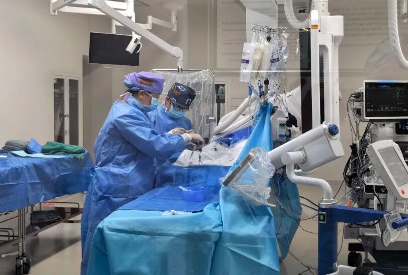 凌晨紧急「拆弹」——1 例 36 岁颅内动脉瘤破裂患者