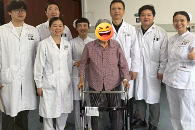 武汉大学人民医院骨外科成功为百岁老人置换股骨头