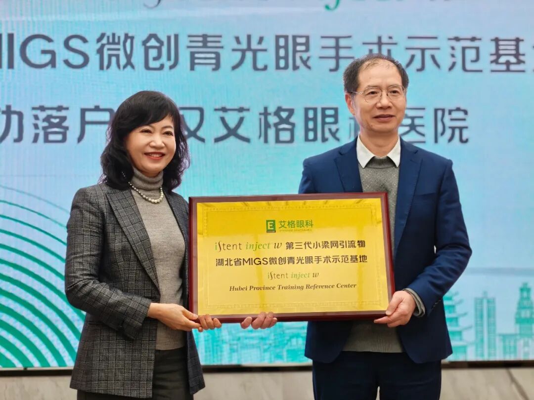从黑暗边缘抢回光明:这位眼科教授,专接别人不敢接的「没法治」