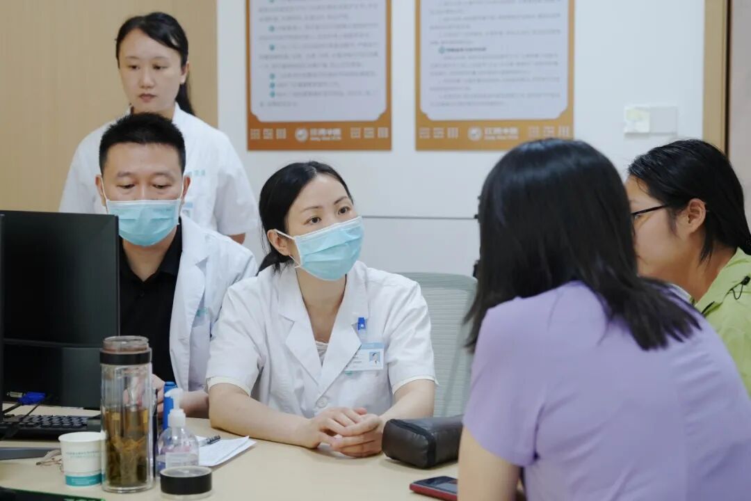 守生命起点,筑万家好孕——致敬中国医师节