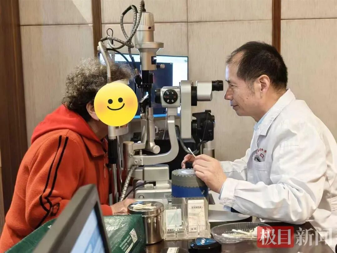 从黑暗边缘抢回光明:这位眼科教授,专接别人不敢接的「没法治」