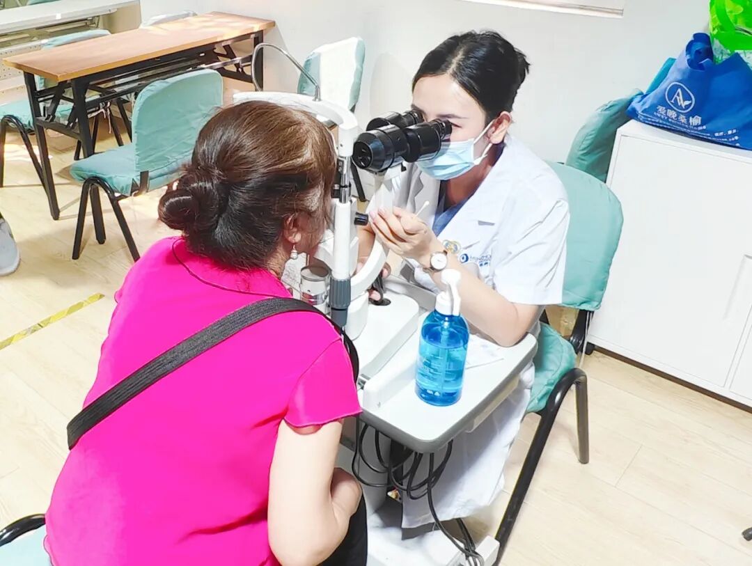 北京华厦民众眼科医院受邀走进朝来绿色家园东社区开展眼健康公益活动