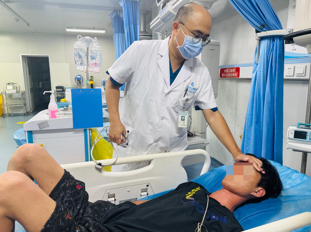 铸魂强基守初心 德高技精暖鹿城——中国医师节,致敬医者微光