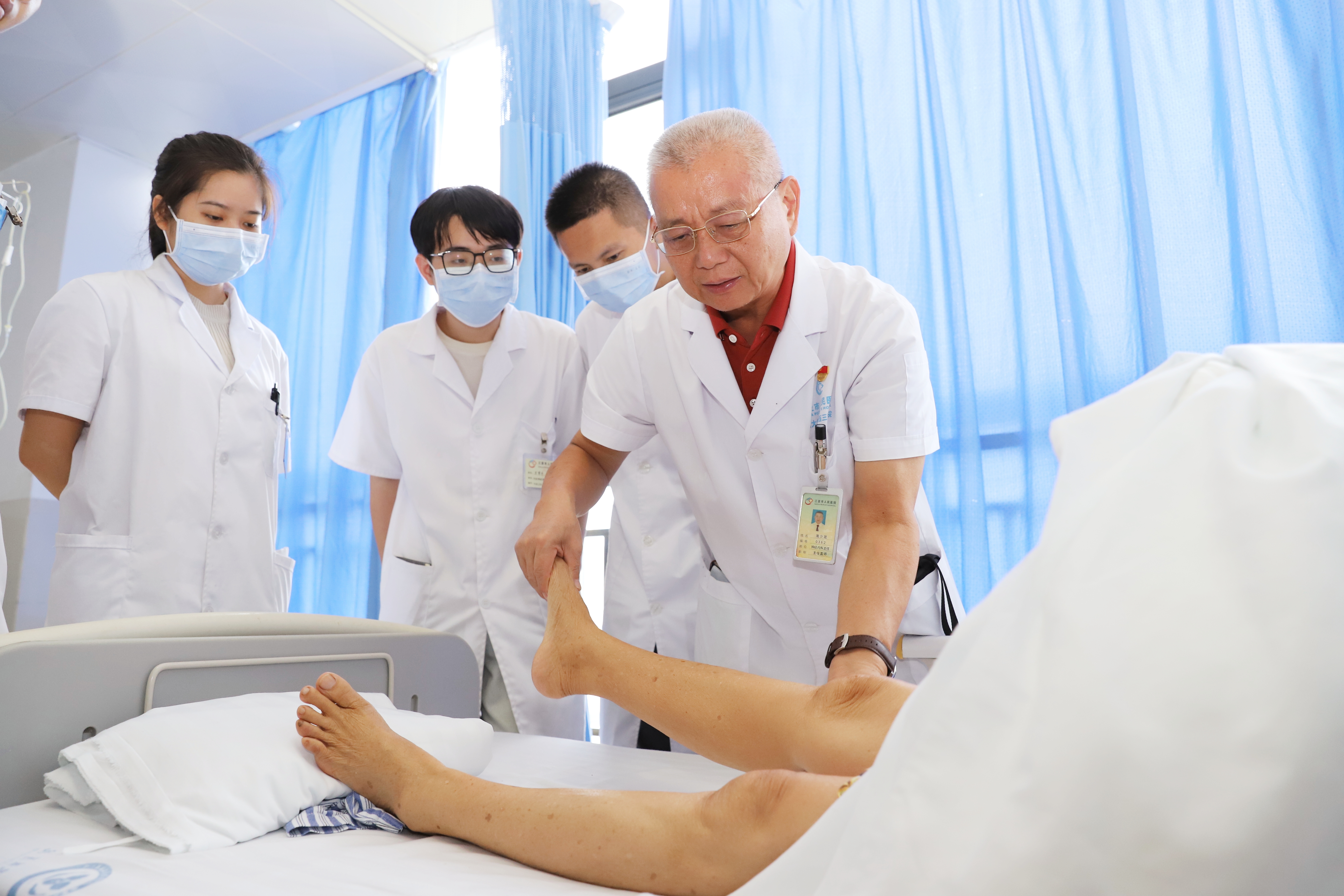 铸魂强基守初心 德高技精暖鹿城——中国医师节,致敬医者微光