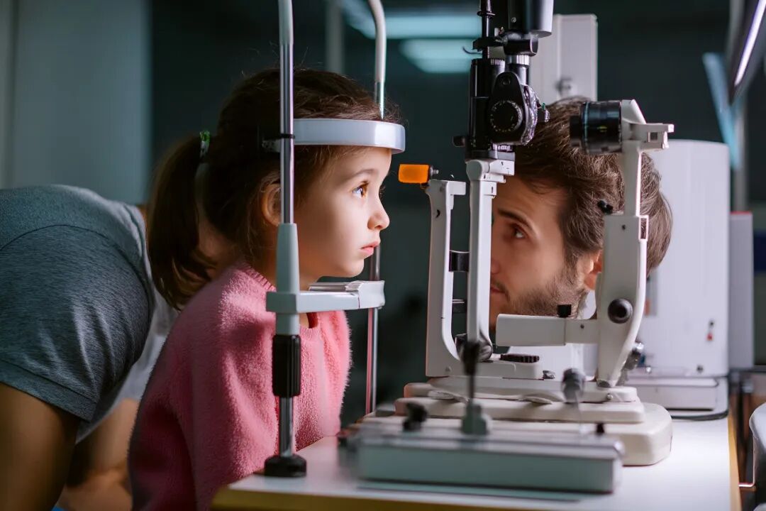 开学第一课:孩子暑假视力「滑坡」了怎么办?