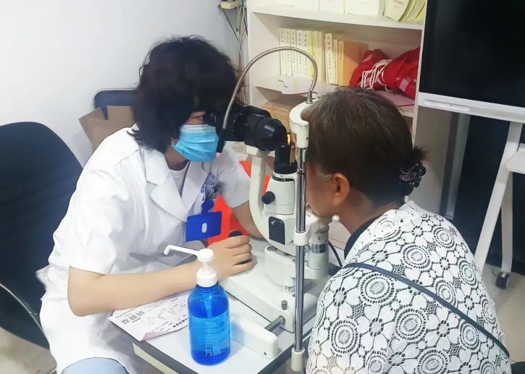 北京华厦民众眼科医院受邀走进大兴区魏善庄镇岳家务村开展眼健康公益筛查