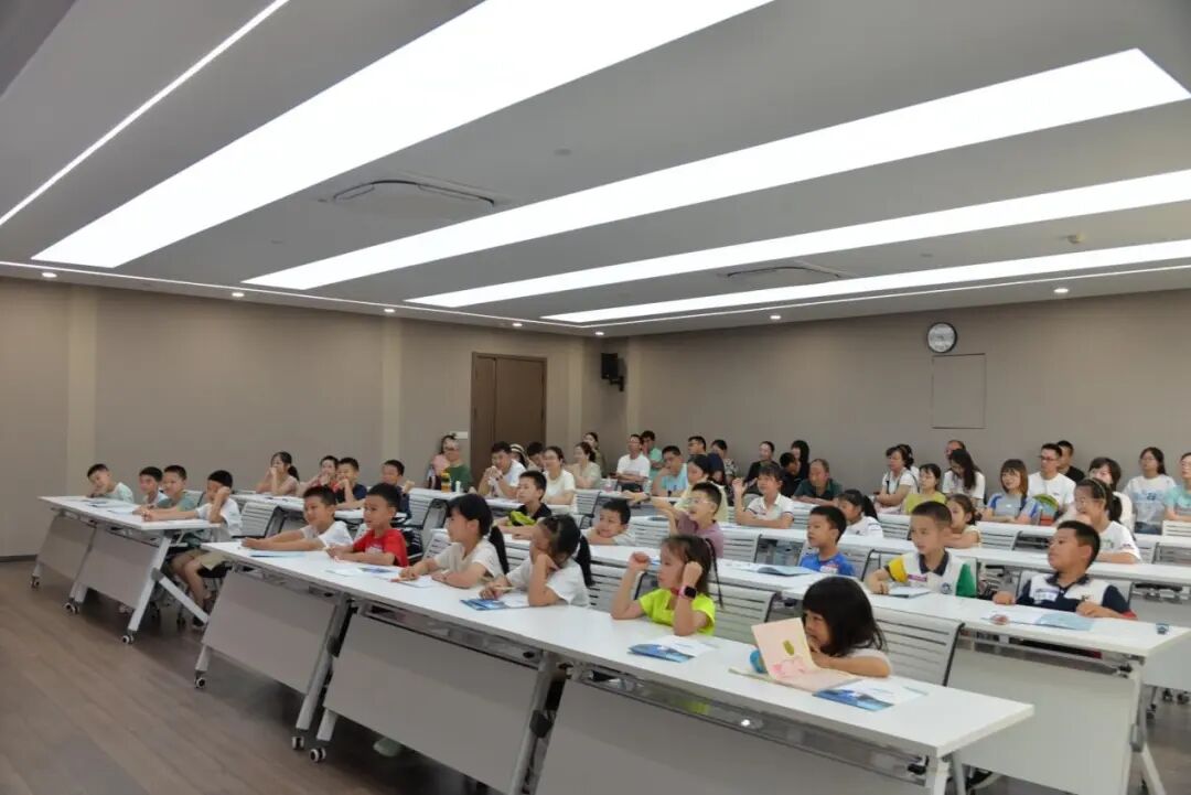 第 11 期海波啵超声探秘圆满举行,30 余组家庭走进超声医疗国家工程研究中心