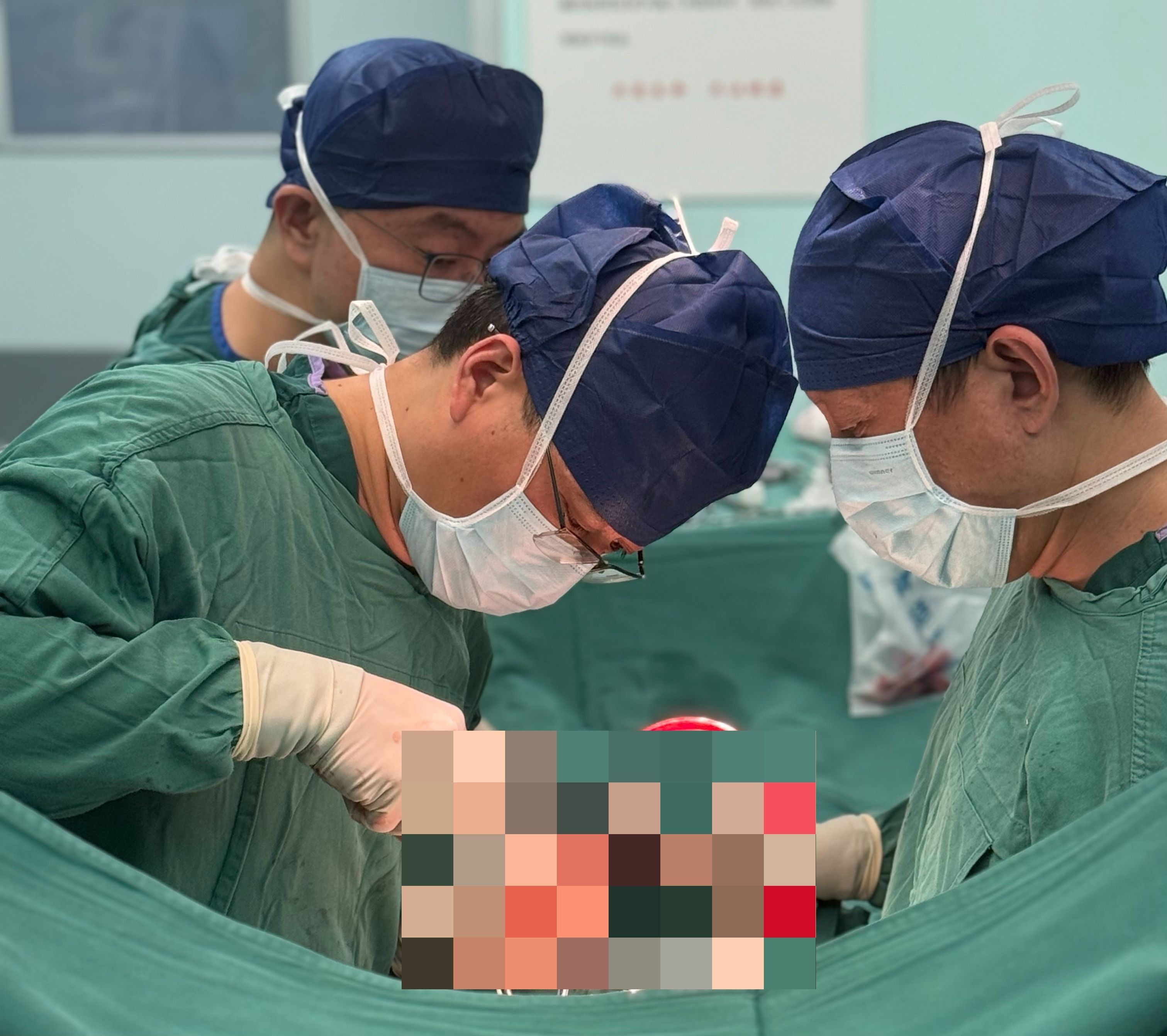 19 岁大学生走路似踩棉花 武汉大学人民医院骨外科精准「揪出」椎管肿瘤