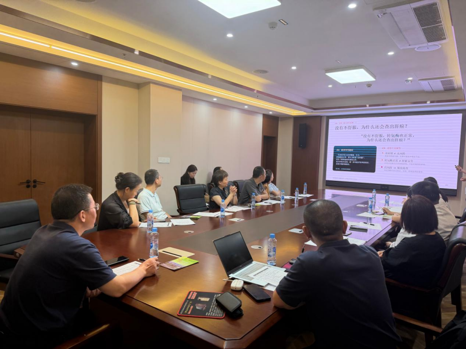 百年仁术济苍生,科普惠民启新章 ——南大二附院医学科普研究所召开健康科普丛书遴选评审会