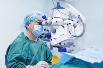 高度近视体育生近视手术前意外查出视网膜脱离，外路手术为他守住运动生涯