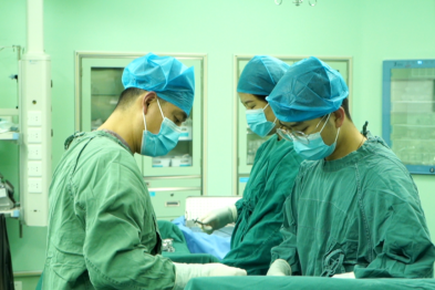 国文医院成功救治高风险复杂肠梗阻老年患者