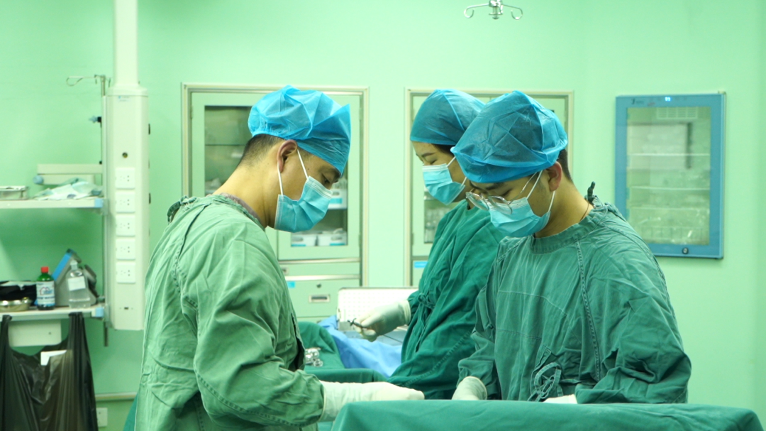 国文医院成功救治高风险复杂肠梗阻老年患者