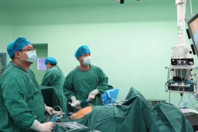 高龄叠加多基础病突发腹内急症！国文医院精准腹腔镜微创手术成功救治