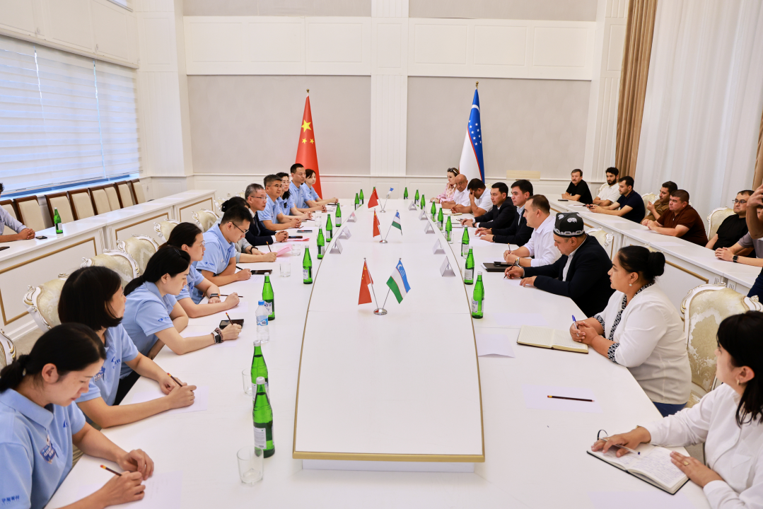 华厦眼科联合中国华侨公益基金会,再赴乌兹别克斯坦开展「侨爱心·光明行」