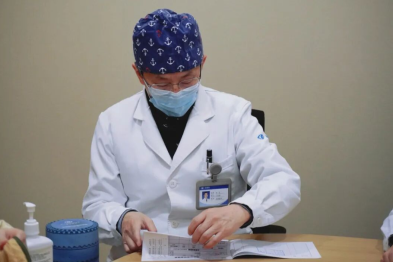 高血压、视网膜静脉阻塞术后合并白内障：叶剑教授团队完成复杂病例个性化手术