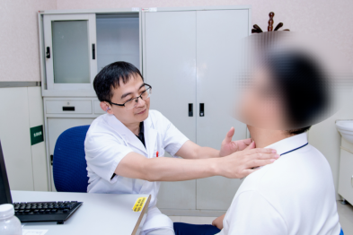 30 岁男子甲状腺结节 5 年，近期突然增大！医生提醒：这几类结节千万别「躺平」