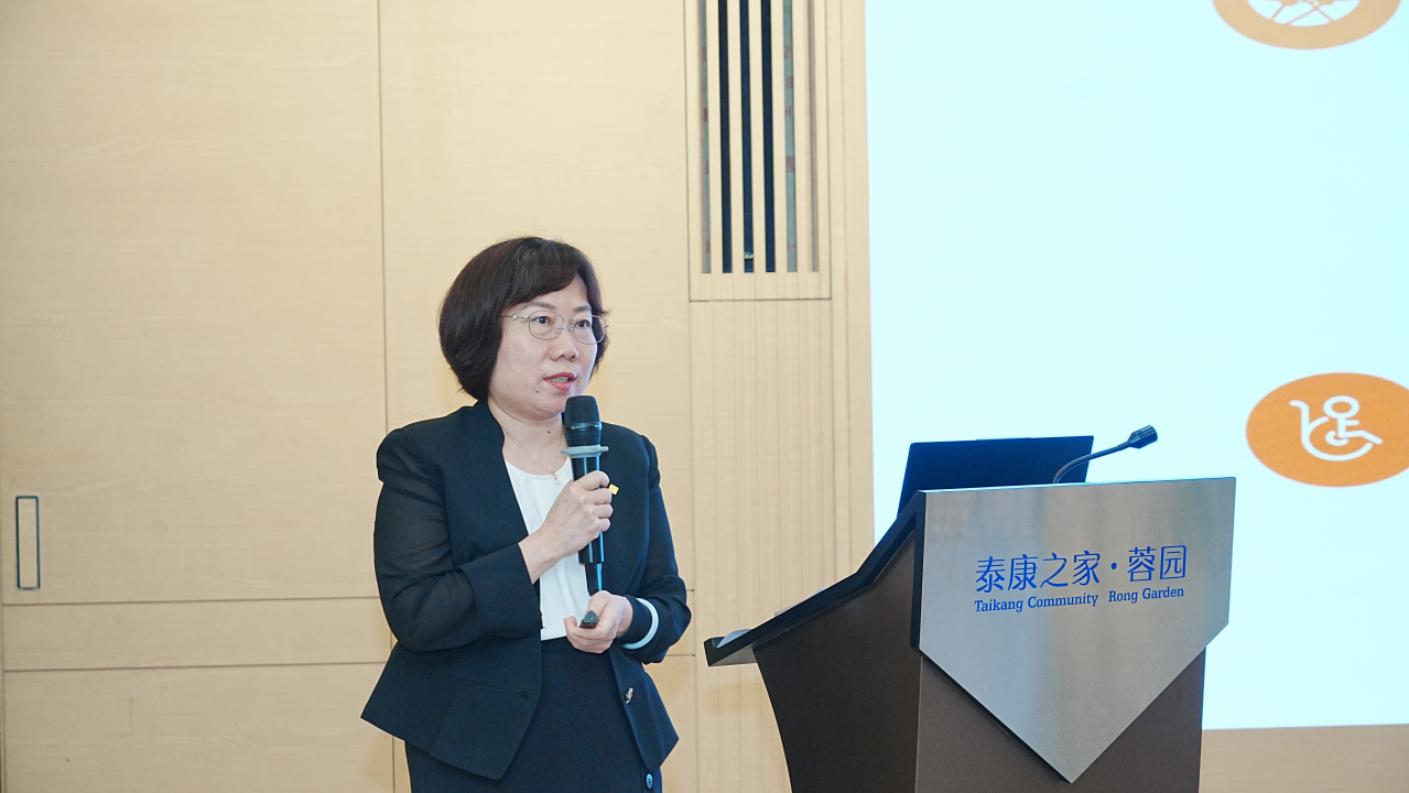 从居家崩溃到专业托住,认知症家庭如何走出「一人失能,全家失衡」的困局?