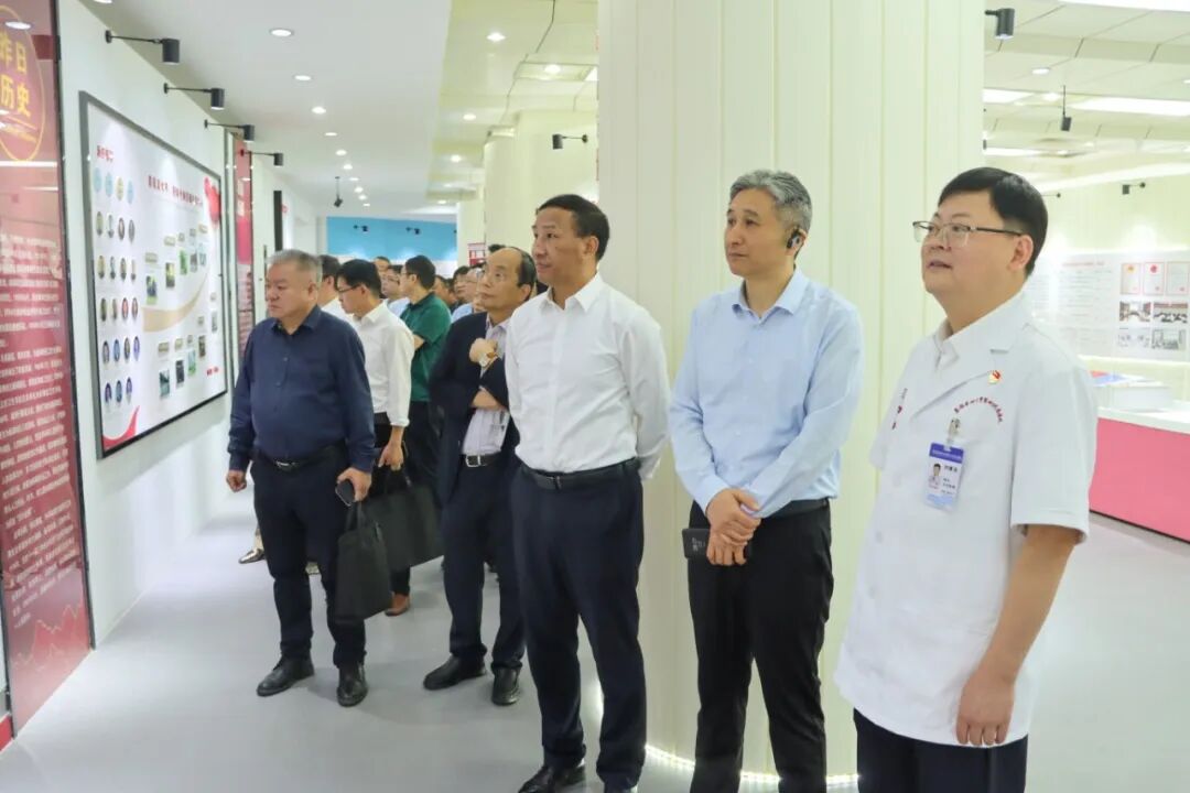 建院 75 周年 | 医院举办迎百年校庆暨建院 75 周年高质量发展论坛