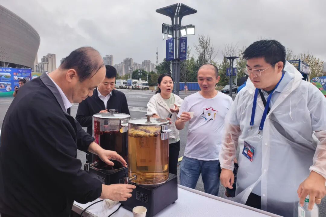 医体相融绽风采!陕中附院亮相苏超,以文化赋能健康