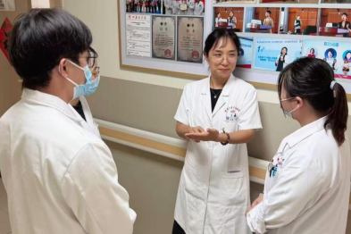 顽固便秘难解竟因胸椎骨折 医生一个动作改变诊疗结局