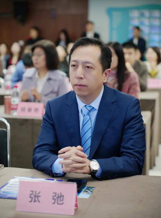 全国学术会,佛山华厦眼科张弛院长获评迈可视老视矫正认证专家