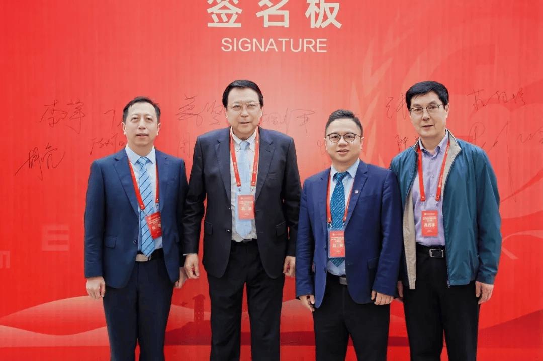 佛山华厦眼科张弛教授亮相全国眼科年会,分享老视诊疗前沿成果