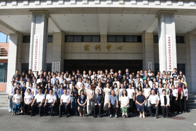 院士领航 明眸筑盾｜国际眼科科学院院士赵堪兴教授再次到漳开讲！