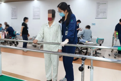 脑出血术后走路又慢又晃，她还有机会重新走路吗？