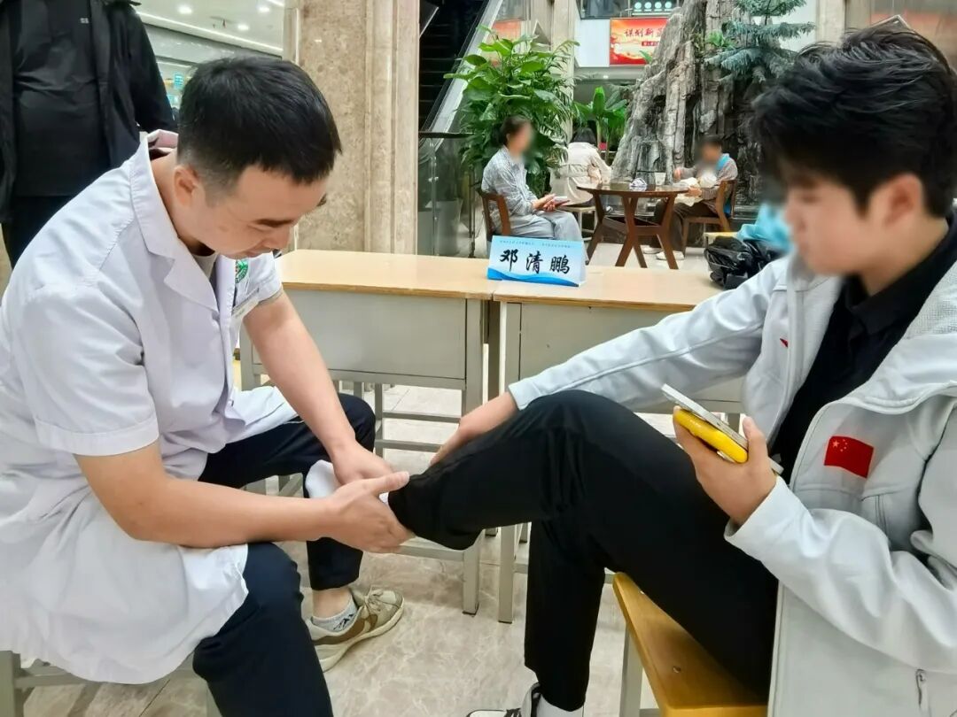 陕中附院开展世界关节炎日主题义诊活动