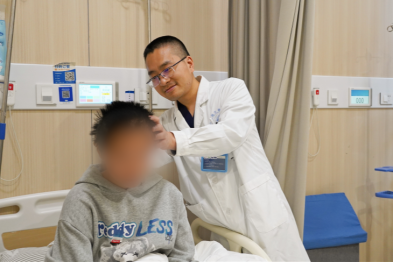 5 年偏头痛，止痛药越吃越多，四川蓝生脑科医院一刀断「病根」