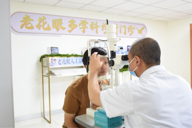 厦门眼科中心漳州眼科医院，一次手术同步解决患者多重眼病问题